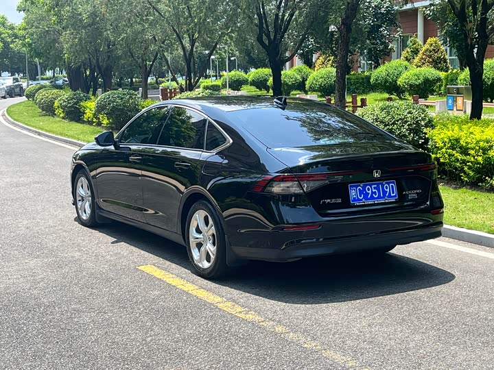 Фото 6 - Honda Accord