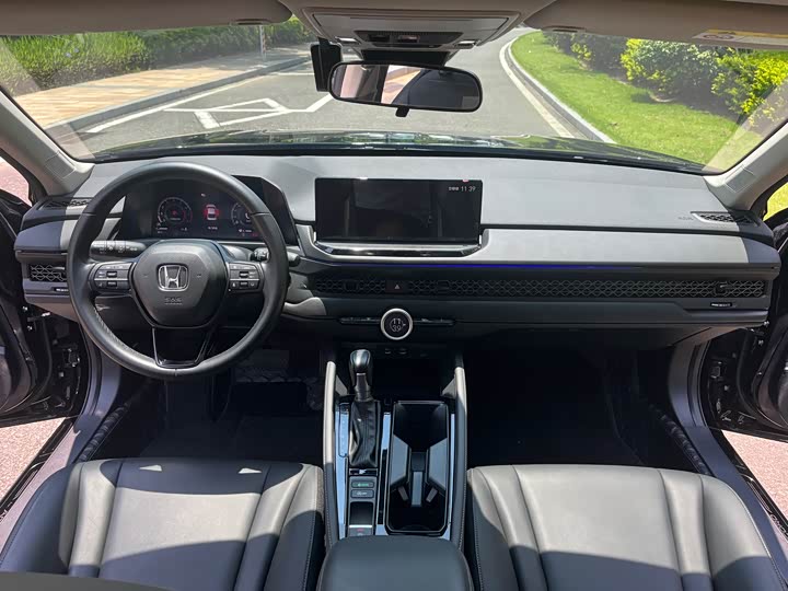 Фото 9 - Honda Accord