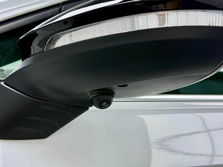 Фото 13 - Volkswagen Golf