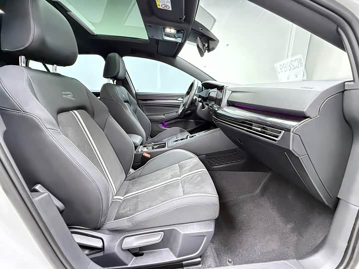 Фото 15 - Volkswagen Golf