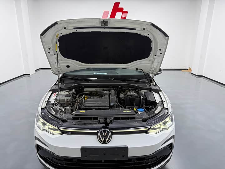 Фото 18 - Volkswagen Golf