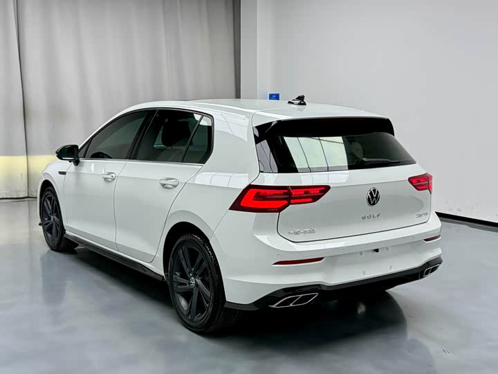 Фото 19 - Volkswagen Golf