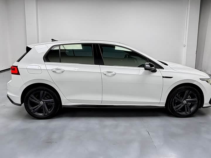 Фото 4 - Volkswagen Golf