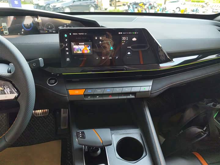 Фото 13 - Changan UNI-V