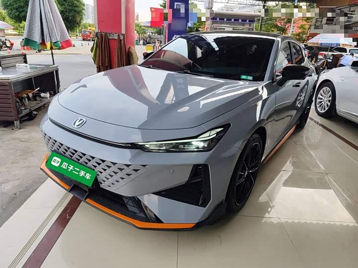 Фото 2 - Changan UNI-V