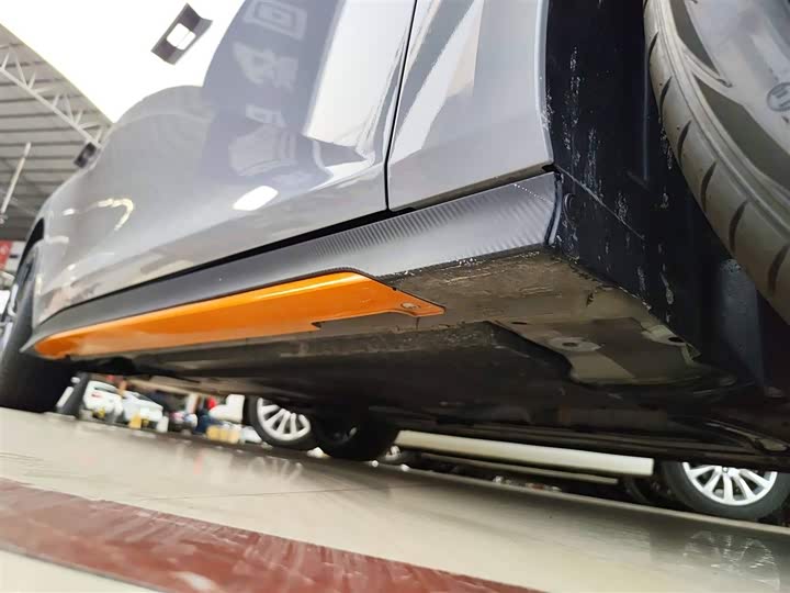 Фото 21 - Changan UNI-V