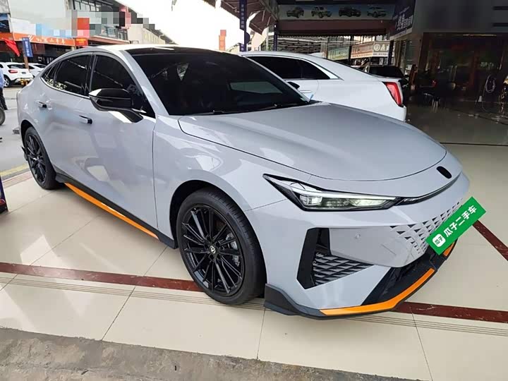 Фото 4 - Changan UNI-V