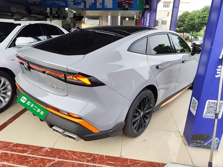 Фото 7 - Changan UNI-V