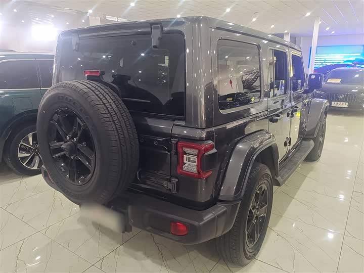 Фото 7 - Jeep Wrangler