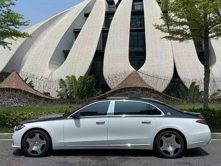 Фото 4 - Mercedes-Benz Maybach S-Class