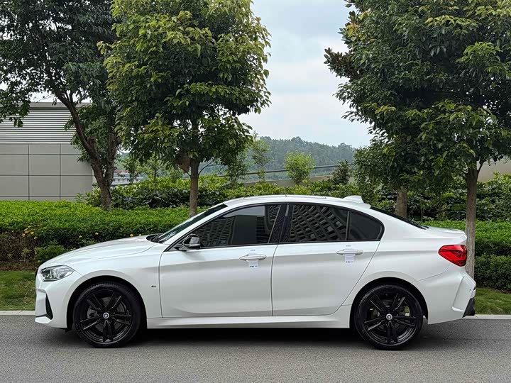 Фото 3 - BMW 1 Series