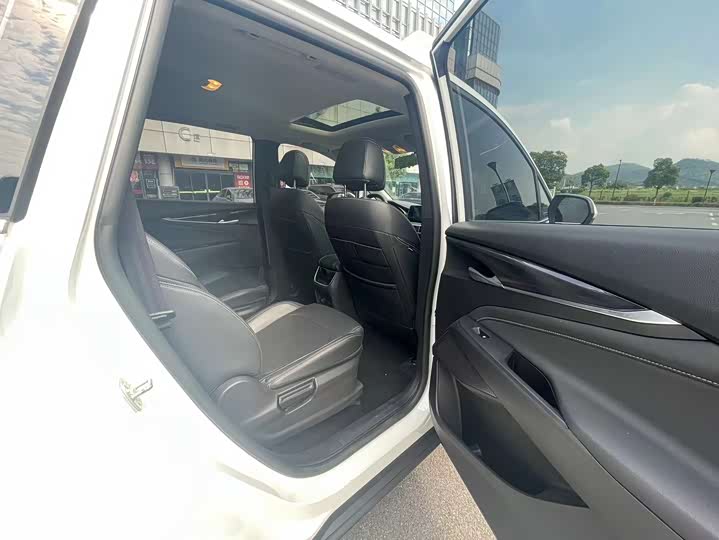 Фото 12 - Maxus G50