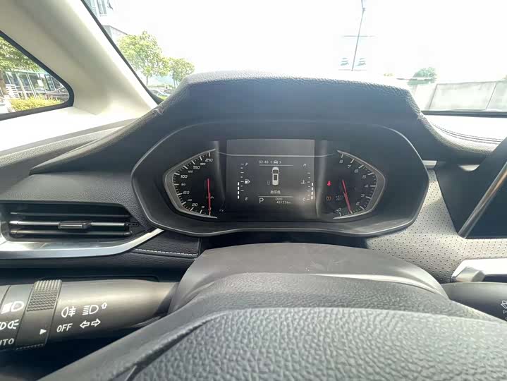 Фото 14 - Maxus G50