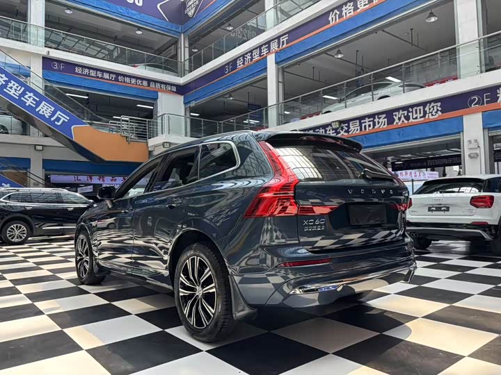 Фото 15 - Volvo XC60