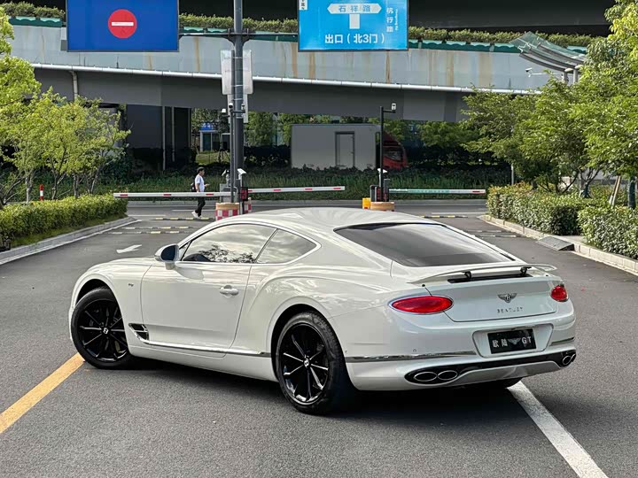 Фото 12 - Bentley Continental GT