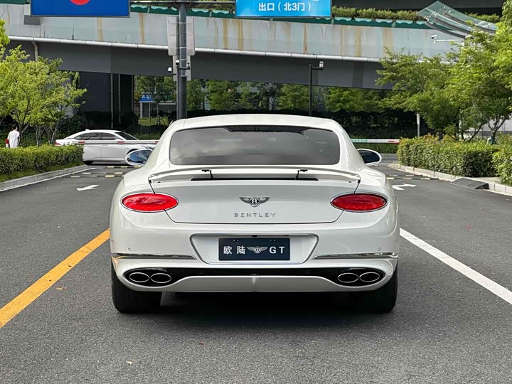 Фото 13 - Bentley Continental GT