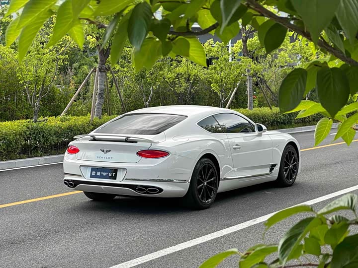 Фото 15 - Bentley Continental GT