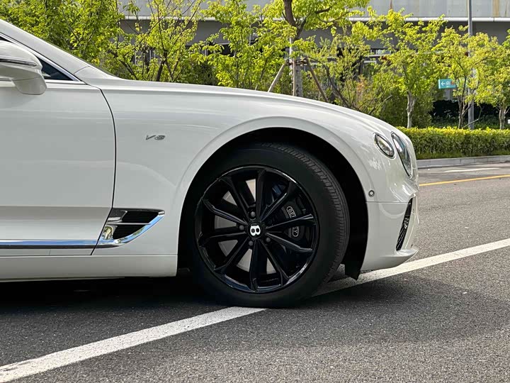 Фото 19 - Bentley Continental GT