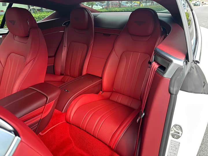 Фото 27 - Bentley Continental GT