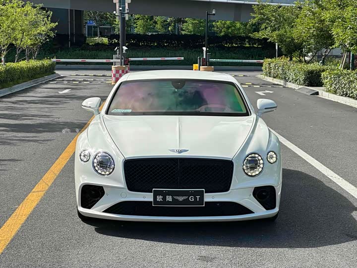 Фото 3 - Bentley Continental GT