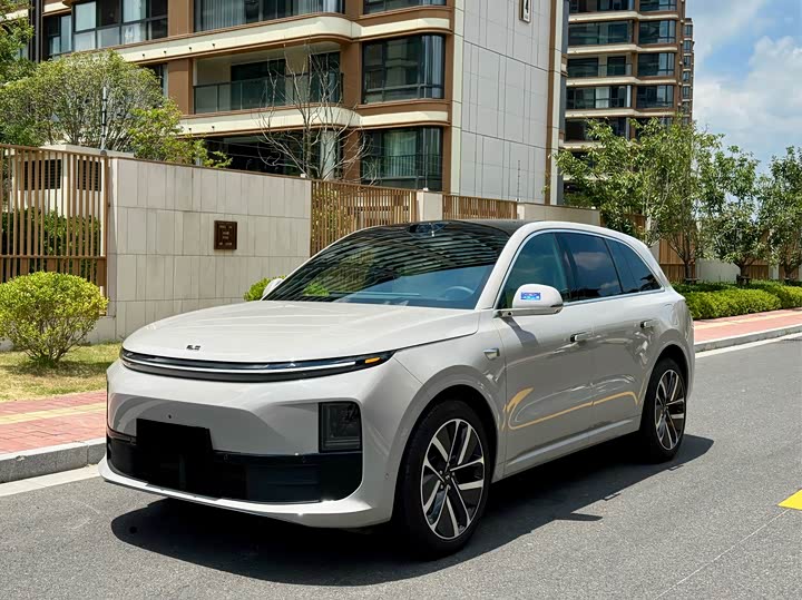 Фото 1 - LiXiang L6