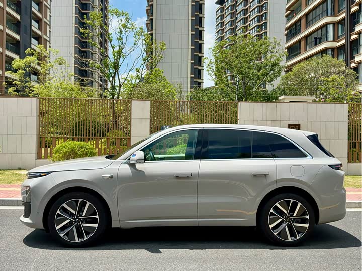 Фото 2 - LiXiang L6