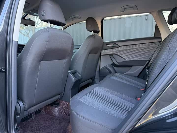 Фото 10 - Volkswagen Tharu