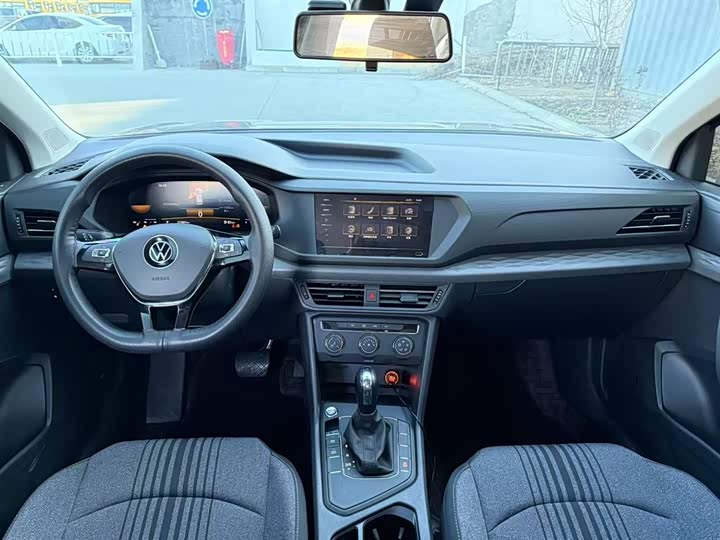 Фото 8 - Volkswagen Tharu