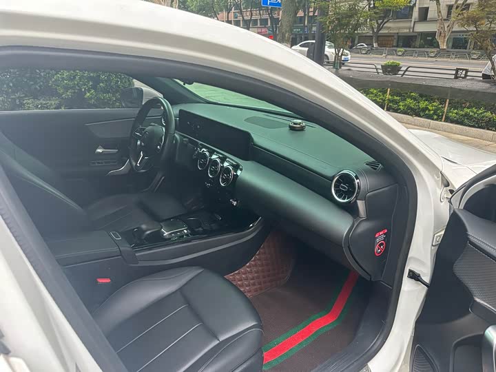 Фото 9 - Mercedes-Benz A-Class