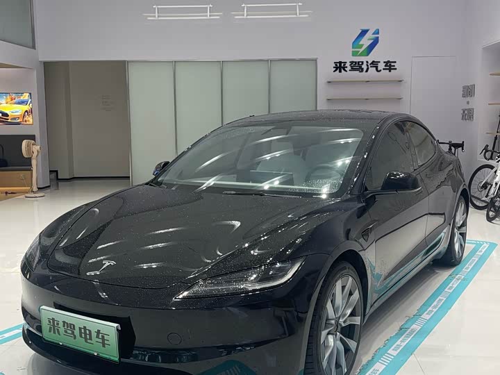 Фото 1 - Tesla Model 3