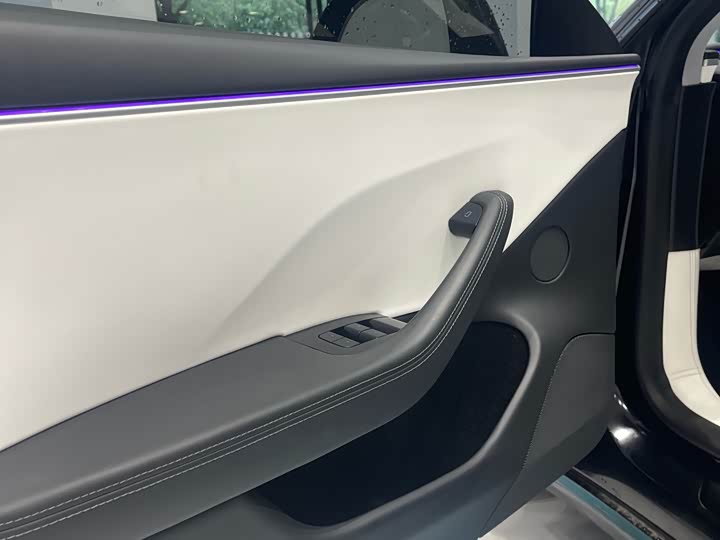 Фото 13 - Tesla Model 3