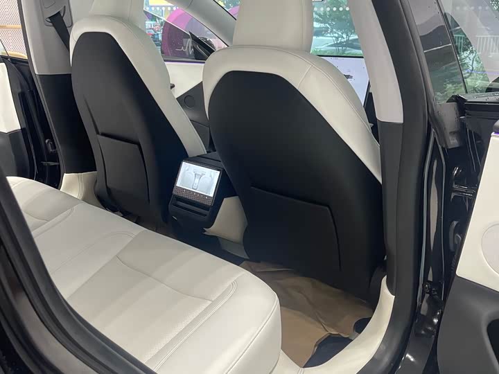 Фото 27 - Tesla Model 3