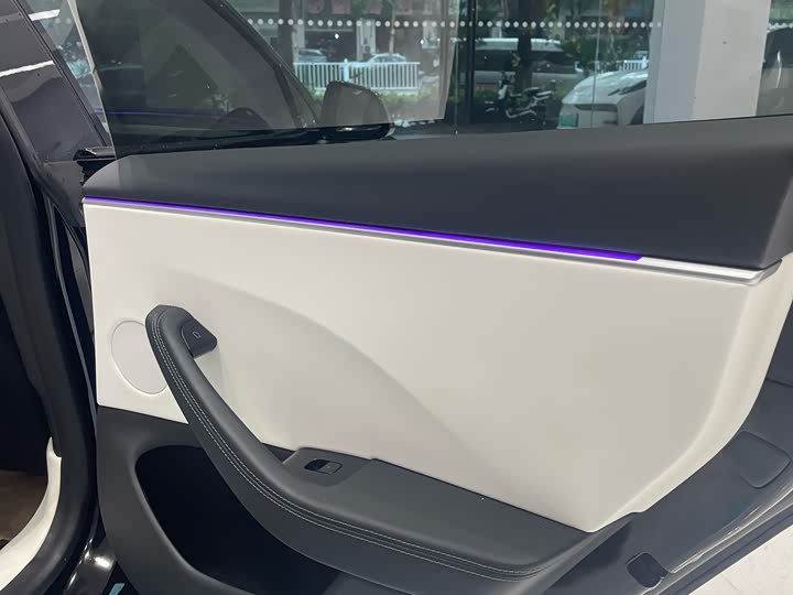 Фото 28 - Tesla Model 3