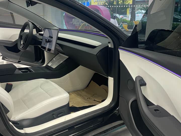 Фото 29 - Tesla Model 3