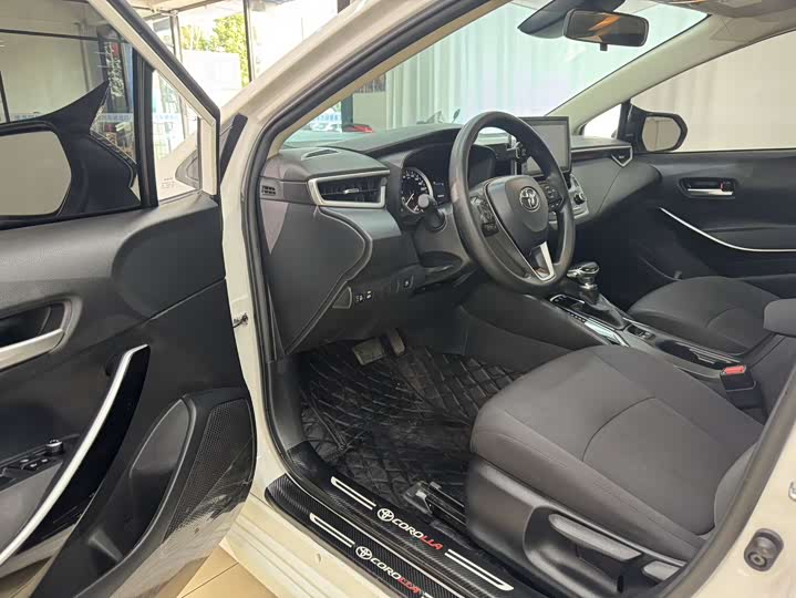 Фото 7 - Toyota Corolla