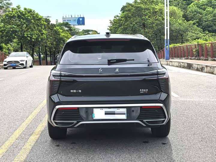 Фото 8 - Hongqi HS3 Hybrid