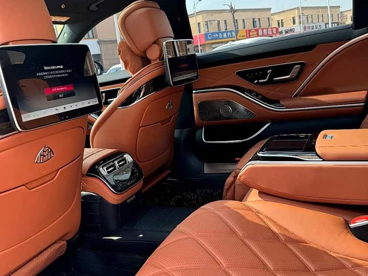 Фото 4 - Mercedes-Benz Maybach S-Class