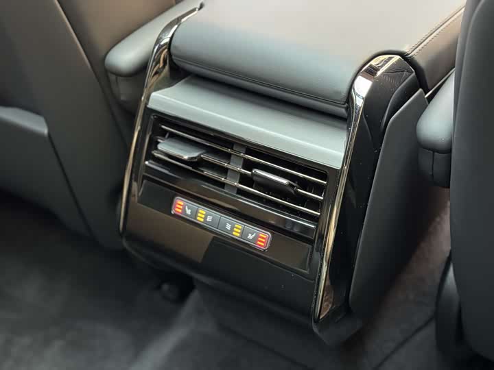 Фото 28 - Land Rover Range Rover Sport