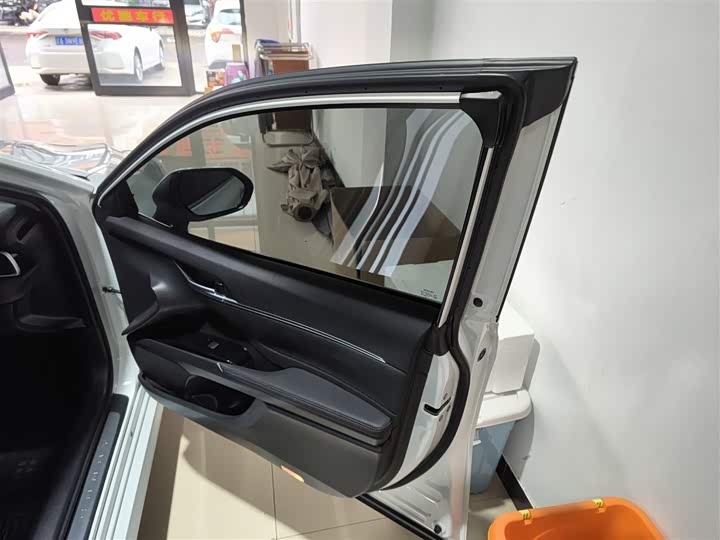 Фото 26 - Toyota Camry