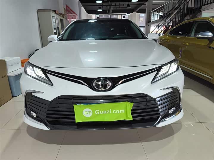 Фото 3 - Toyota Camry