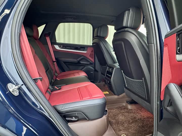 Фото 8 - Porsche Cayenne