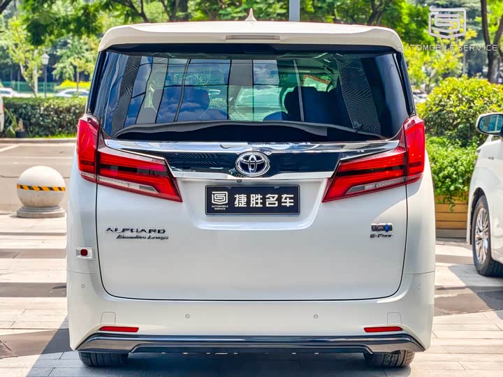 Фото 4 - Toyota Alphard