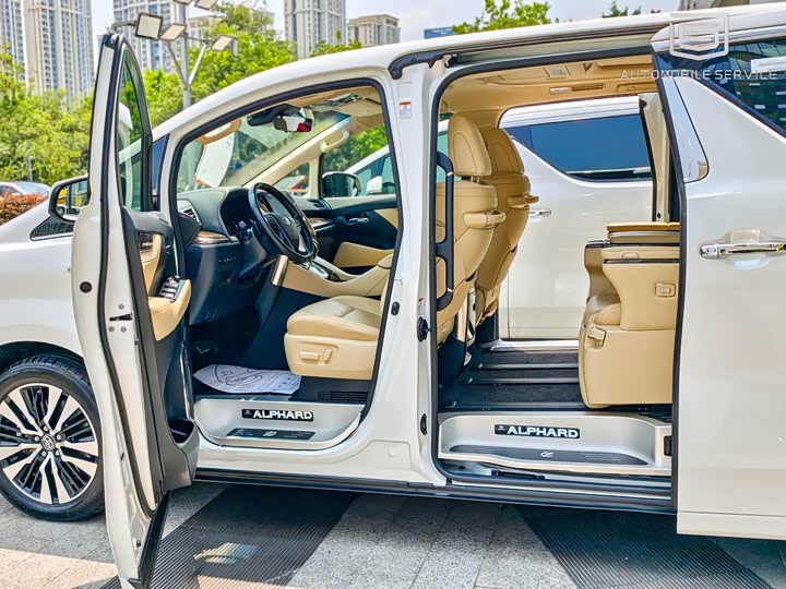 Фото 8 - Toyota Alphard