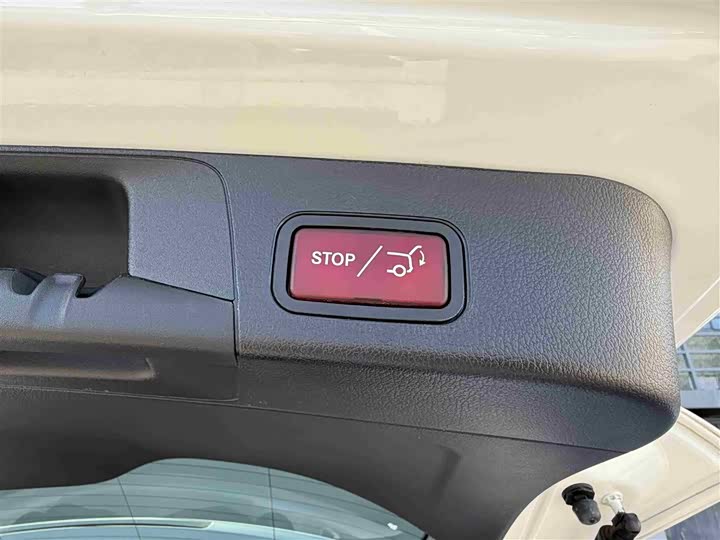 Фото 14 - Mercedes-Benz GLB-Class