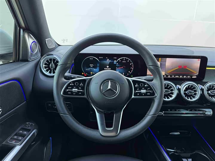 Фото 9 - Mercedes-Benz GLB-Class
