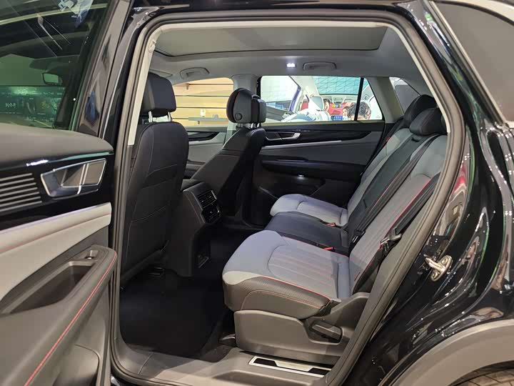 Фото 18 - Volkswagen Teramont X