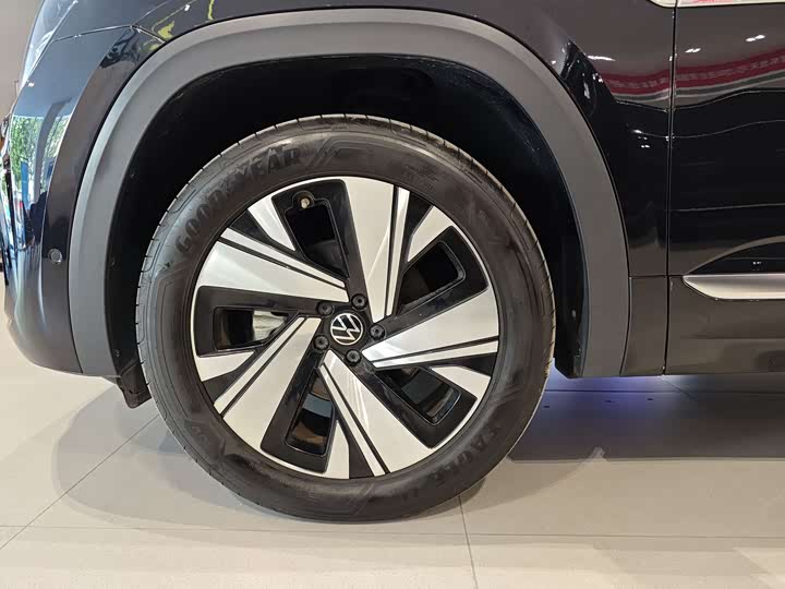 Фото 22 - Volkswagen Teramont X