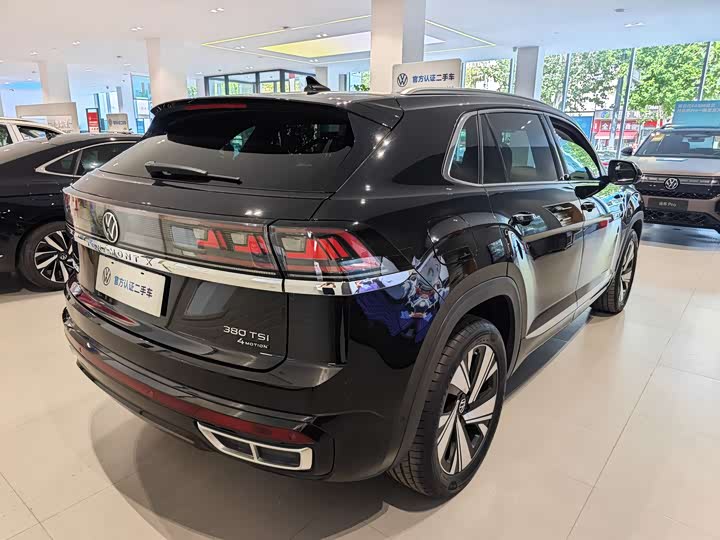 Фото 27 - Volkswagen Teramont X