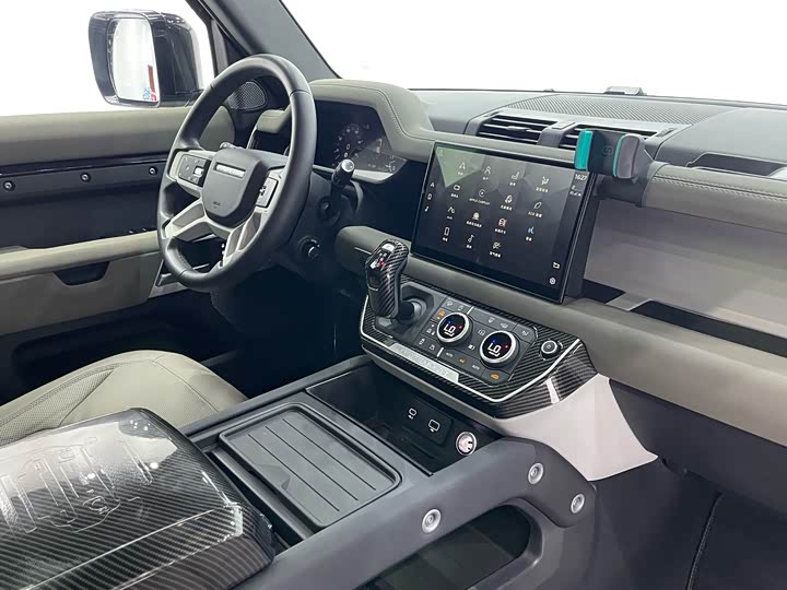 Фото 10 - Land Rover Defender