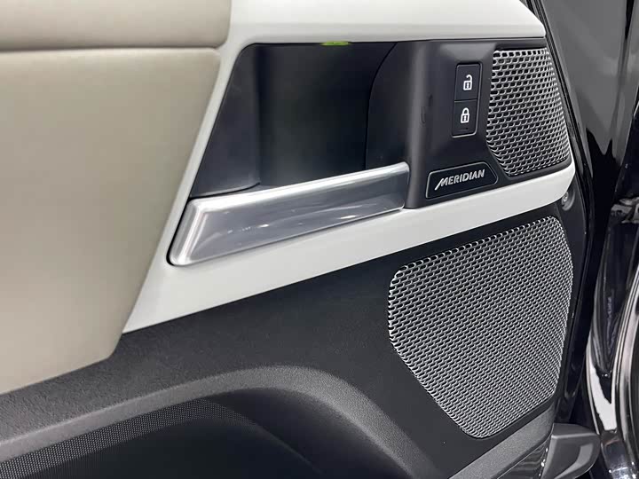 Фото 11 - Land Rover Defender